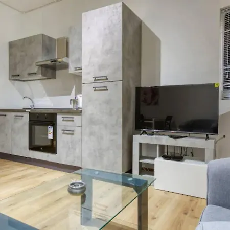 Cosy 1br Perfectly Situated In By 360 Estates